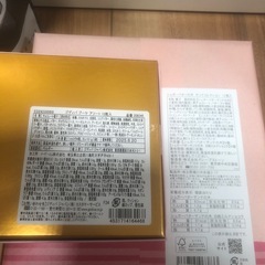 ファルスカ木製ベビーサークル、玩具、GODIVA、うどんなどの画像