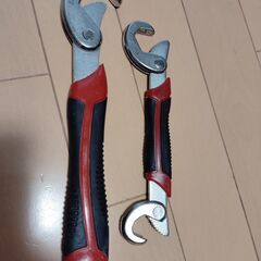 SNAP'N GRIP(スナップ&グリップ)万能レンチ 大小2本セットの画像