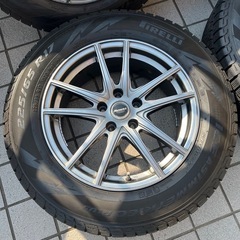 ピレリ 225/65/17 スタッドレスホイール付きタイヤの画像