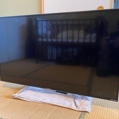 テレビ　49型