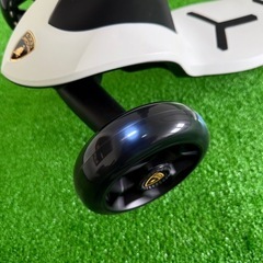 新品未使用 ランボルギーニ 三輪キックスクーター｜着脱式シート付き・高さ調整可能の画像
