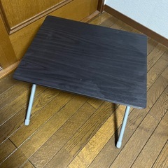 ニトリ　小さな折りたたみテーブル