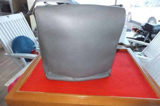 ルイビトン　メンズ＆レディース兼用　ショルダーバック　本物　ワンオーナー