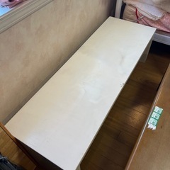テーブル