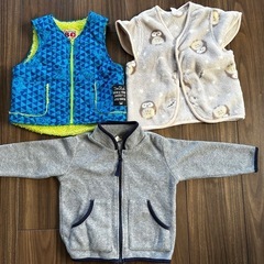 80センチ　子ども服　パジャマ、ズボン、上着、チョッキの画像