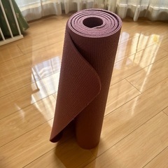 ヨガマット　エンジ　0円