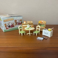 商談中⭐︎シルバニアファミリー　おしゃれなダイニングルーム　おまけ付きの画像