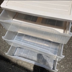 収納ケース差し上げます。