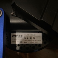 Wahoo KICKR v4スマートトレーナー + トレーニングマットの画像