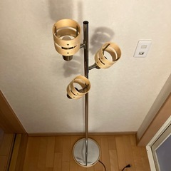 ニトリフロアランプ　ウッドリング✨照明💡スタンドタイプ