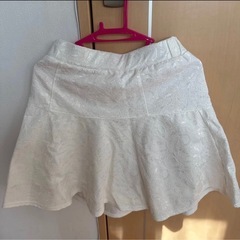 トップスとスカートセットの画像