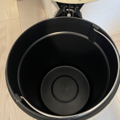 ゴミ箱 ホワイトの画像