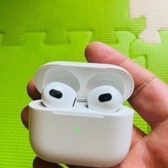 Apple製の正規品のairports pro