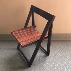 木製イスの画像