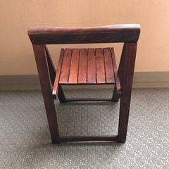 木製イスの画像