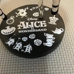 アリエルとアリスのフィギュアの画像