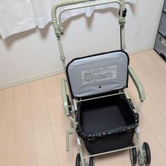 収納たっぷり 歩行補助器具の画像