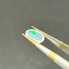 オパール 0.82ct 天然石  ルースの画像