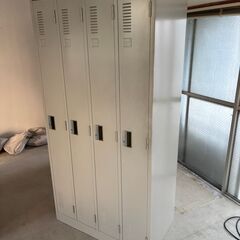スチール製4人用ロッカー