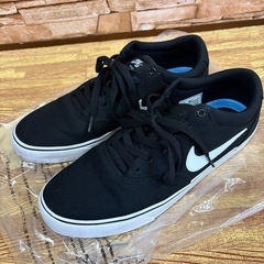 美品 ナイキ NIKE スニーカー SB 黒 LOW ブラックの画像