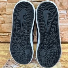 美品 ナイキ NIKE スニーカー SB 黒 LOW ブラックの画像