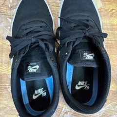 美品 ナイキ NIKE スニーカー SB 黒 LOW ブラックの画像
