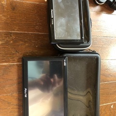 カーナビ2つ　　