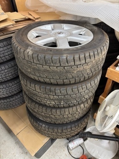 e51 エルグランド　タイヤ付きホイールセット