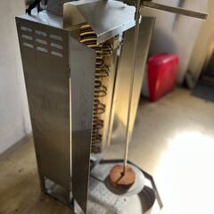 業務用ドネルケバブグリル（POTIS製）三相200Vタイプ 回転串付き／店舗改装・新築建替えに伴い、装飾品・備品・家具 譲渡の画像