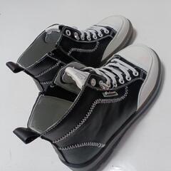 子供用スニーカー　22.5㎝　新品