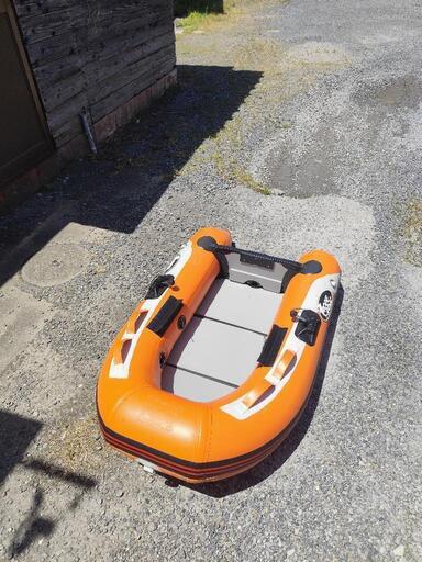 ホープボート製、荷物・タックルボックス運搬用ボート