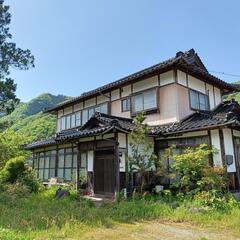 鳥取県八頭町徳丸一軒家　畑　ガレージ付き
