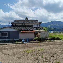 鳥取県八頭町徳丸一軒家　畑　ガレージ付きの画像