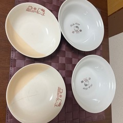 キティちゃんの食器の画像