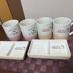 キティちゃんの食器の画像