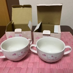 キティちゃんの食器の画像