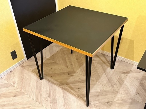 KANADEMONO テーブル