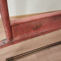 漆の衣桁　差し上げます。