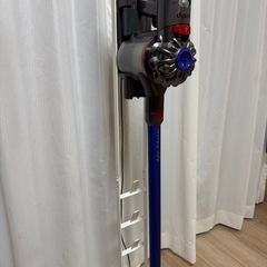 ダイソン　V8  スタンド付きの画像
