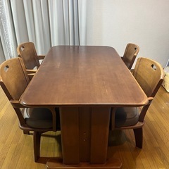 ダイニングテーブル 回転椅子