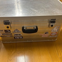 アルミコンテナ　アウトドア　キャンプ　