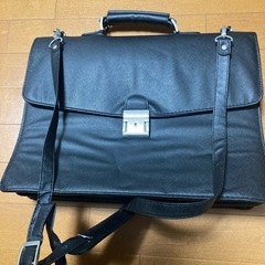 未使用のビジネスバッグ