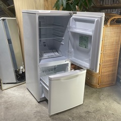 💥激安💥❗️配送無料❗️パナソニックホワイト冷蔵庫　138L 2019年製　NR-B14BW-W の画像