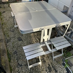 Coleman折り畳みテーブルチェアーセット