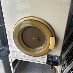 コイン式　電気乾燥機　　