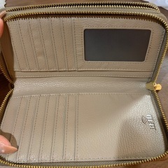 多収納財布の画像