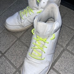 NIKE ハイカットスニーカー27.5