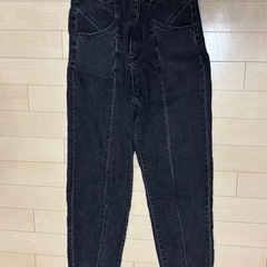 スキニーデニム　Stradivarius