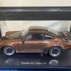 1/18ミニカー オートアート製ポルシェ911 3.0 ターボ（...