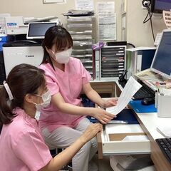 【正社員医療事務】皮膚科クリニックでの受付・事務/『関わる全ての人に幸せを。』―成長を共に実現し、チームで支え合える方を募集しています。の画像